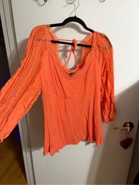 🥳 2 torrid Orange Lace-Trim Tie-Back Blouse
